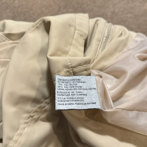 60 ELLABEE Rain Jacket - Picture 5 of 6